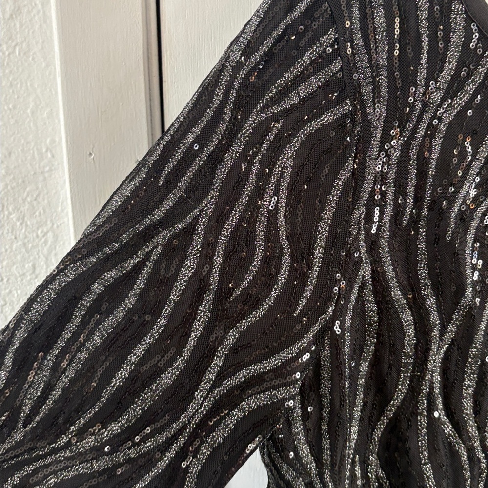 Reba black mesh lined top silver metallic stitching black sequins Size XL - Picture 4 of 10